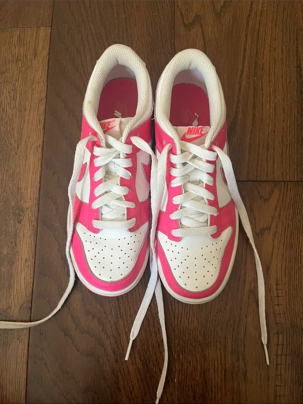 Nike Kids White & Hot Pink Low-Top Sneakers - Picture 1 of 6